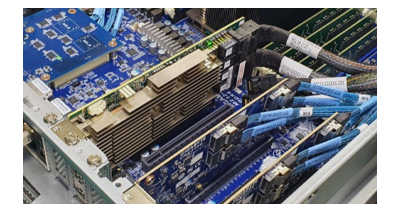 Gigabyte R262-ZA0 Tri-Mode RAID Adapter