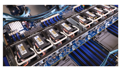 Gigabyte R272-P31 fans
